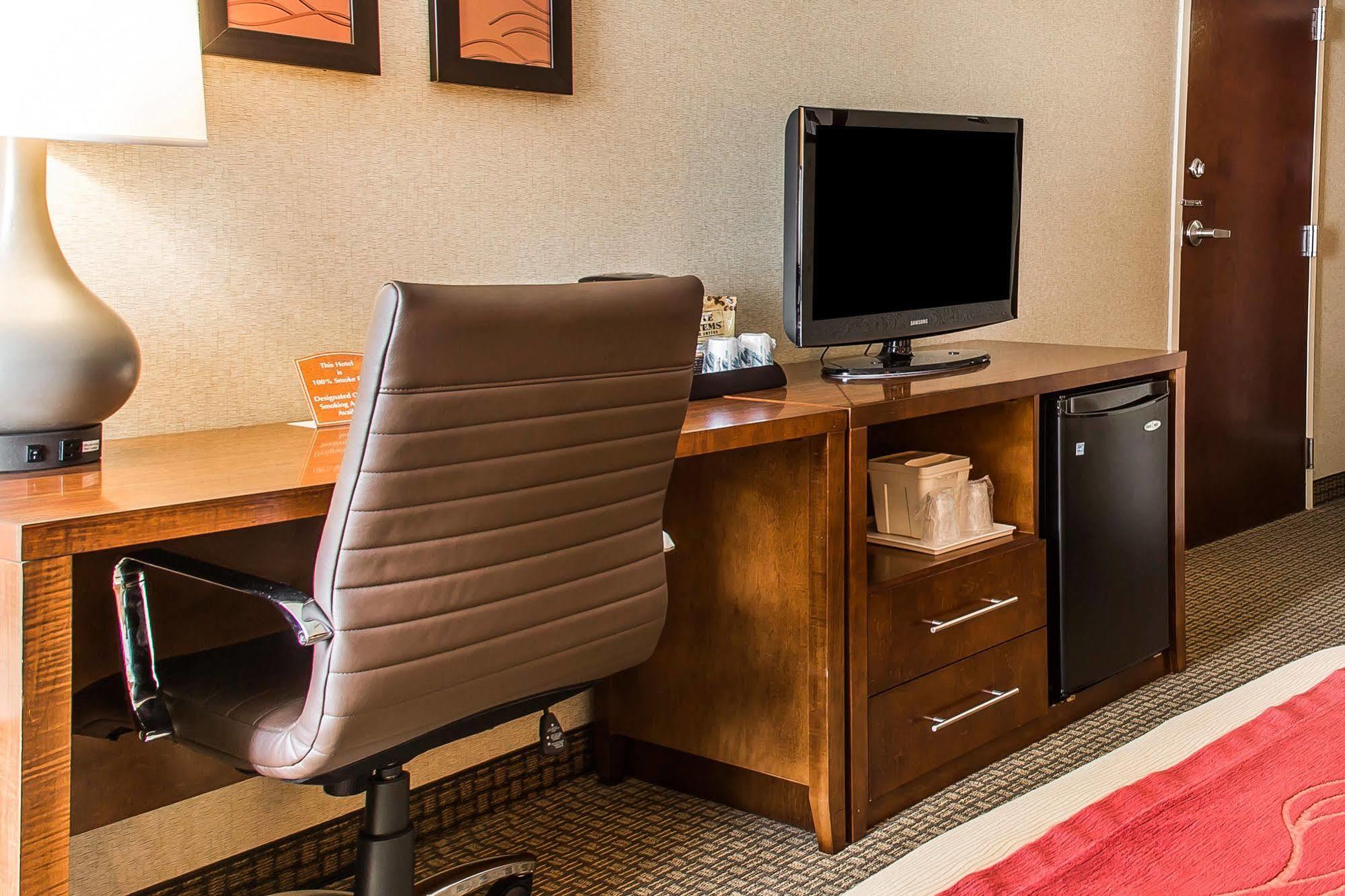 Comfort Inn Бостон Экстерьер фото