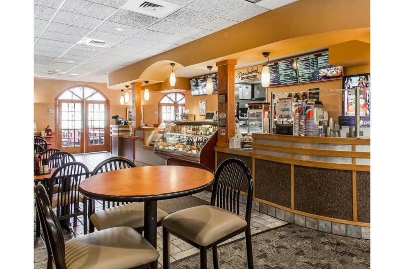 Comfort Inn Бостон Экстерьер фото